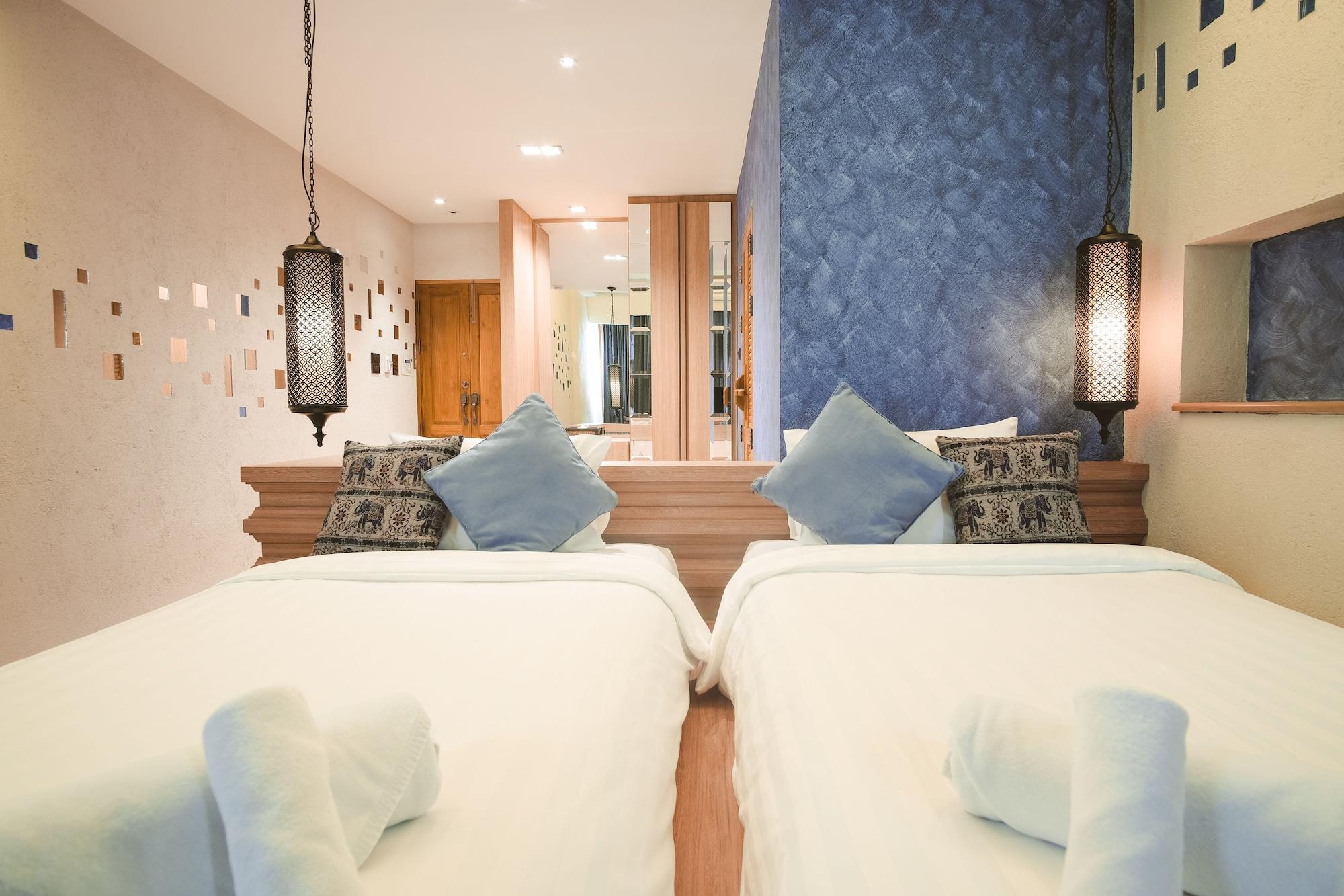 Deluxe Twin Room with Bath Tub
